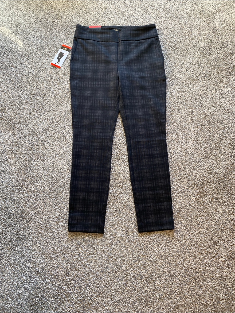 Dalia NWT Women's Black and Gray Mid-rise  Plaid Dress Pants  Size Medium